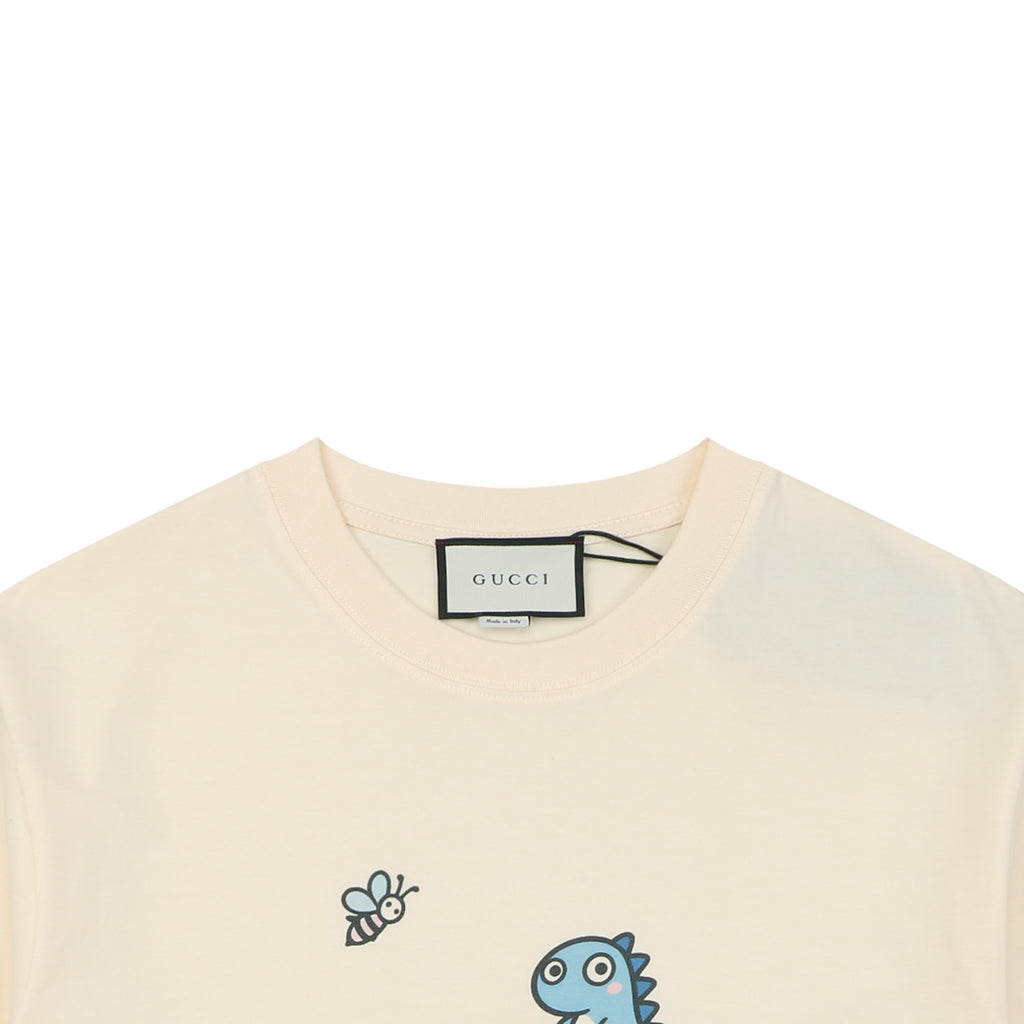 Gucci Whimsical Dinosaur Bee Illustrated Wordmark Print Short Sleeve Tee – Ecru