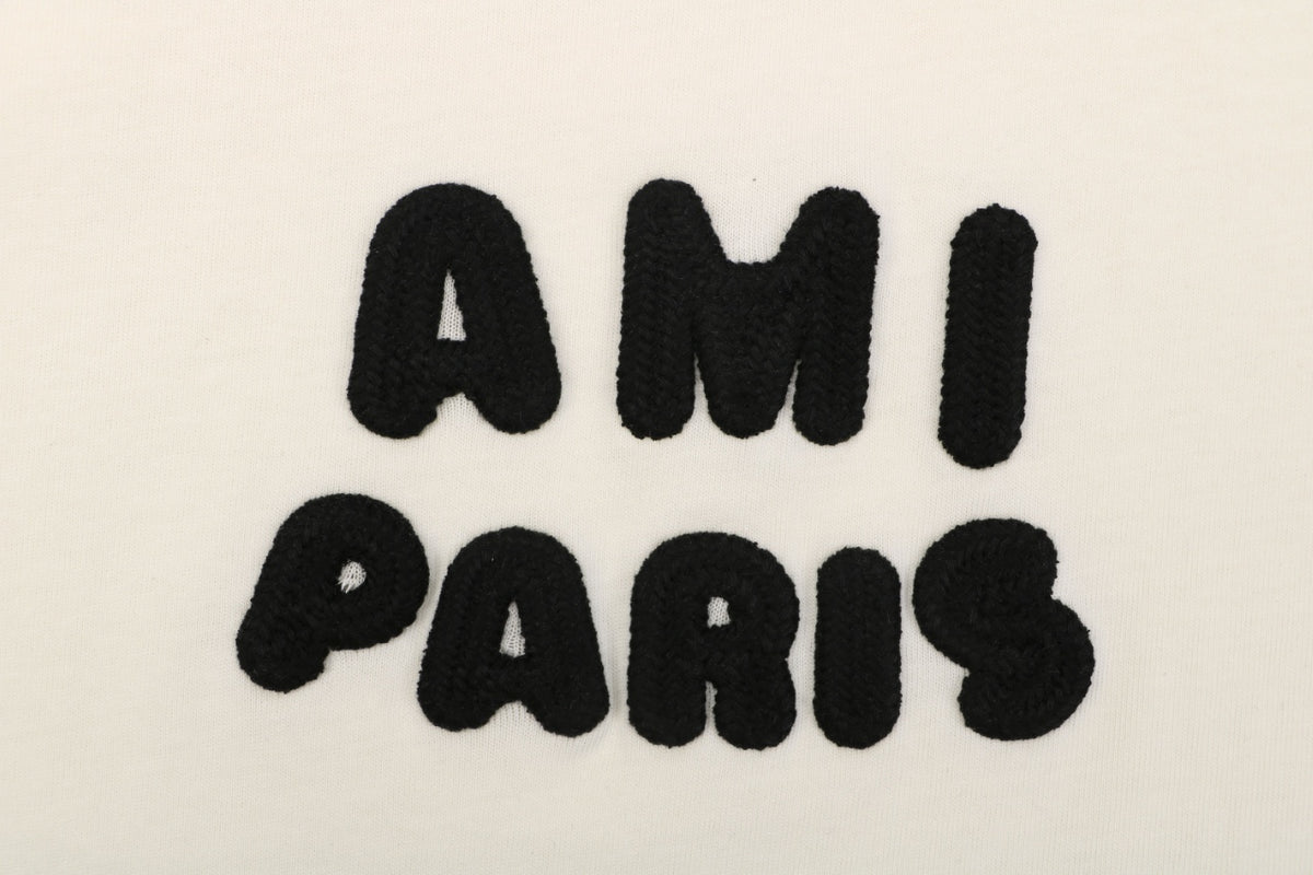 AMI Paris Playful AMI Paris Logo Embroidery Short Sleeve Tee – Cream